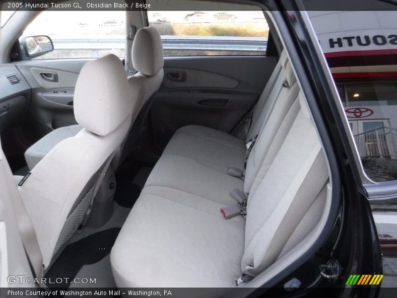 Obsidian Black / Beige 2005 Hyundai Tucson GL