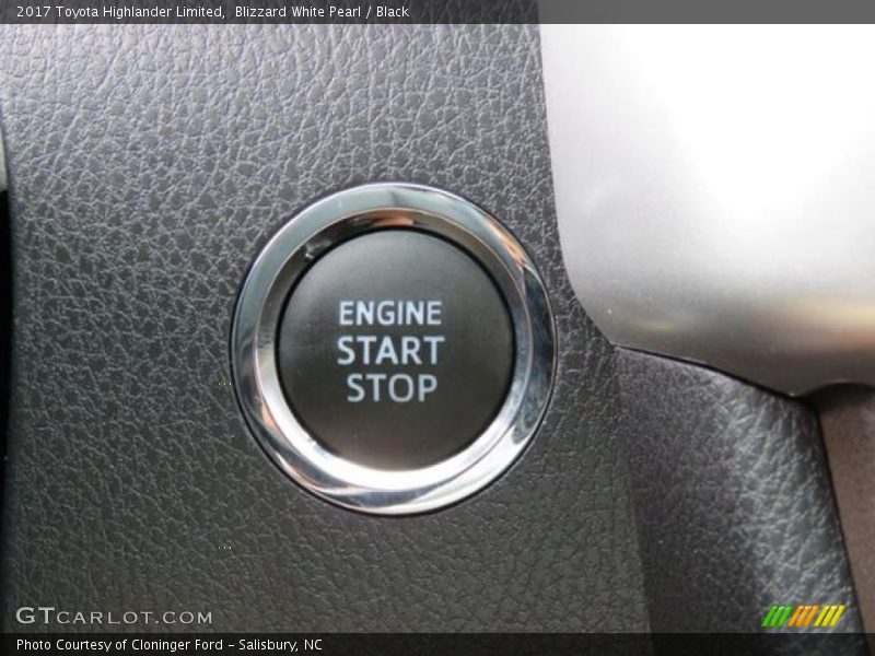 Blizzard White Pearl / Black 2017 Toyota Highlander Limited