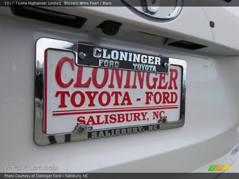 Blizzard White Pearl / Black 2017 Toyota Highlander Limited