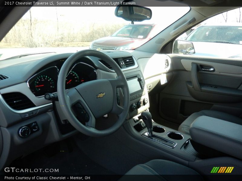 Summit White / Dark Titanium/Light Titanium 2017 Chevrolet Traverse LS