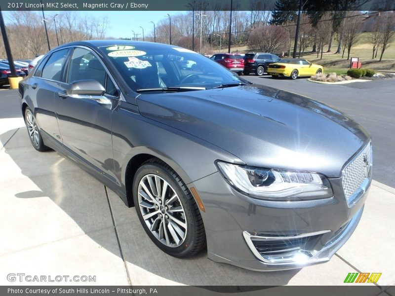 Front 3/4 View of 2017 MKZ Select