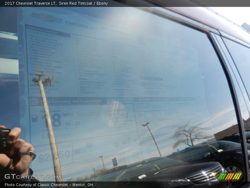 Siren Red Tintcoat / Ebony 2017 Chevrolet Traverse LT