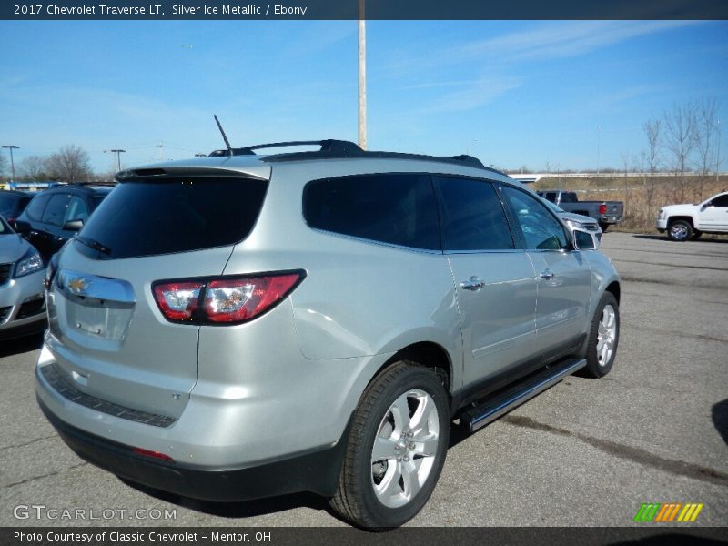 Silver Ice Metallic / Ebony 2017 Chevrolet Traverse LT