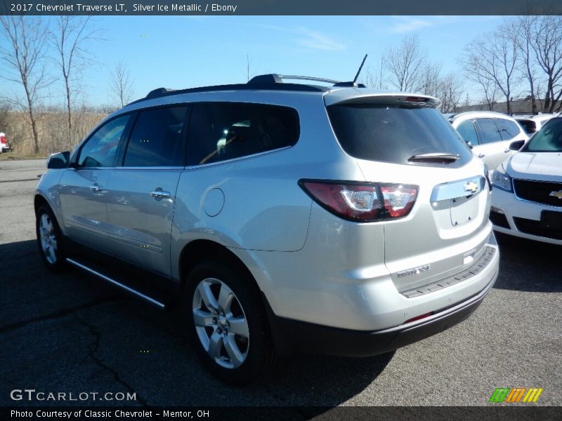Silver Ice Metallic / Ebony 2017 Chevrolet Traverse LT