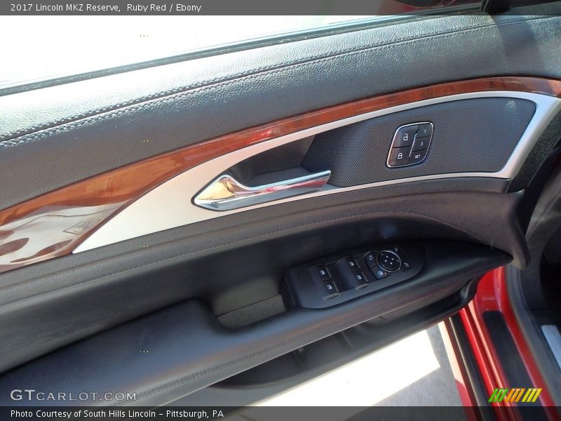 Door Panel of 2017 MKZ Reserve