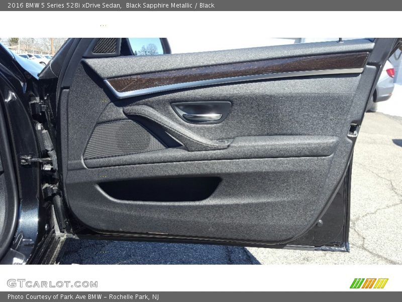 Black Sapphire Metallic / Black 2016 BMW 5 Series 528i xDrive Sedan