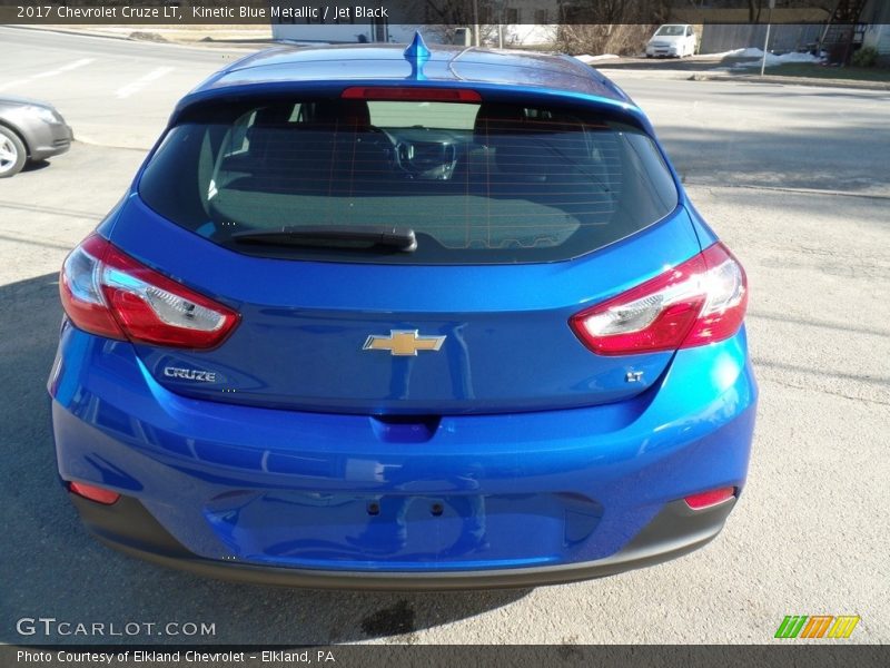 Kinetic Blue Metallic / Jet Black 2017 Chevrolet Cruze LT