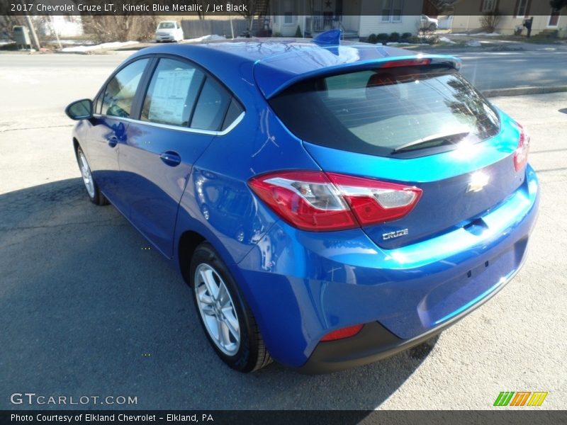 Kinetic Blue Metallic / Jet Black 2017 Chevrolet Cruze LT