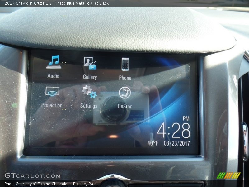 Kinetic Blue Metallic / Jet Black 2017 Chevrolet Cruze LT
