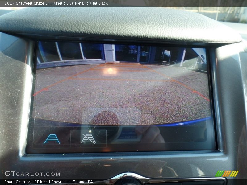 Kinetic Blue Metallic / Jet Black 2017 Chevrolet Cruze LT