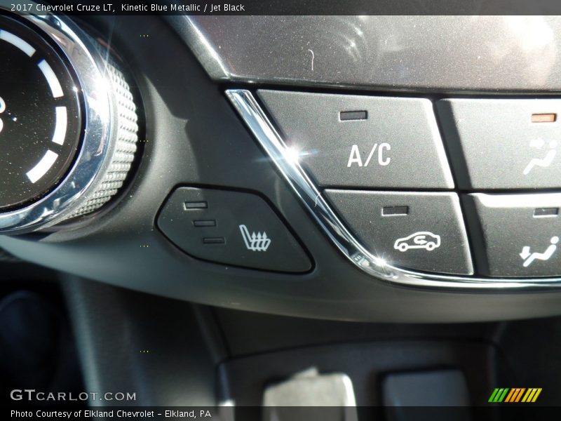 Kinetic Blue Metallic / Jet Black 2017 Chevrolet Cruze LT