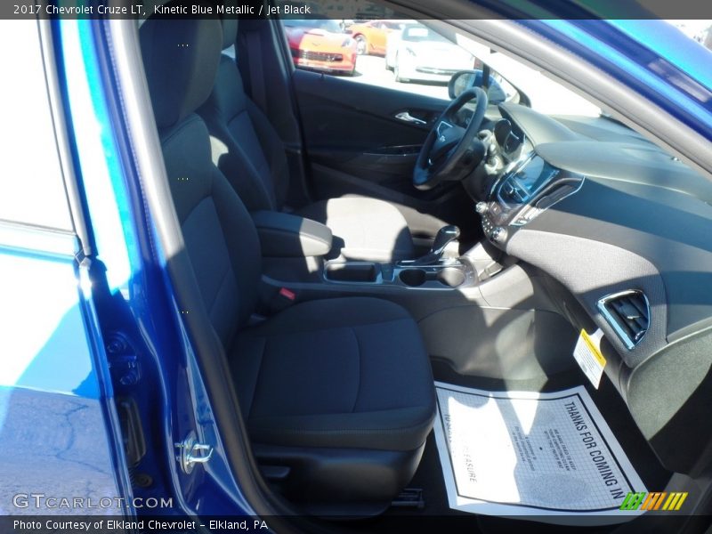 Kinetic Blue Metallic / Jet Black 2017 Chevrolet Cruze LT