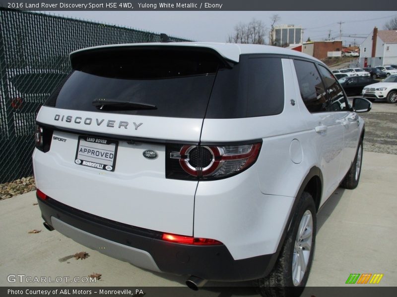 Yulong White Metallic / Ebony 2016 Land Rover Discovery Sport HSE 4WD