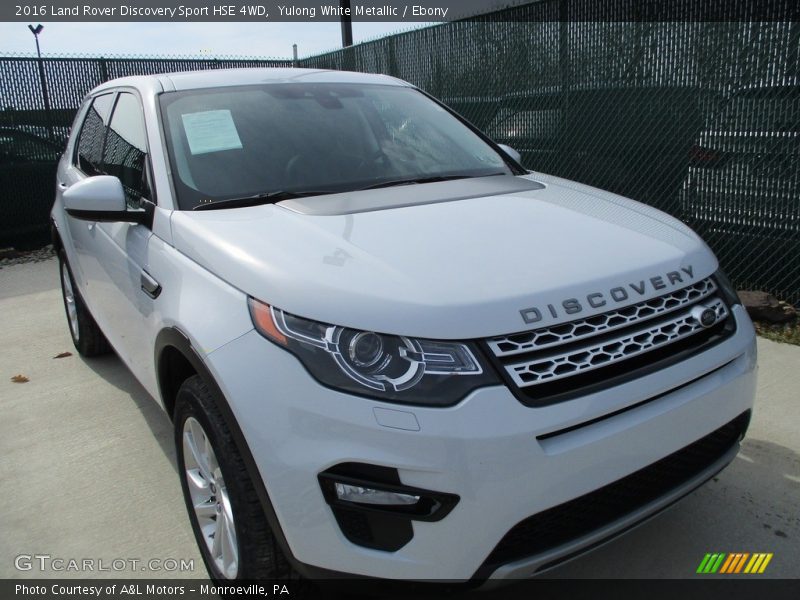 Yulong White Metallic / Ebony 2016 Land Rover Discovery Sport HSE 4WD