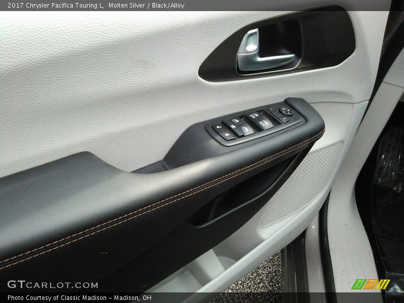 Molten Silver / Black/Alloy 2017 Chrysler Pacifica Touring L