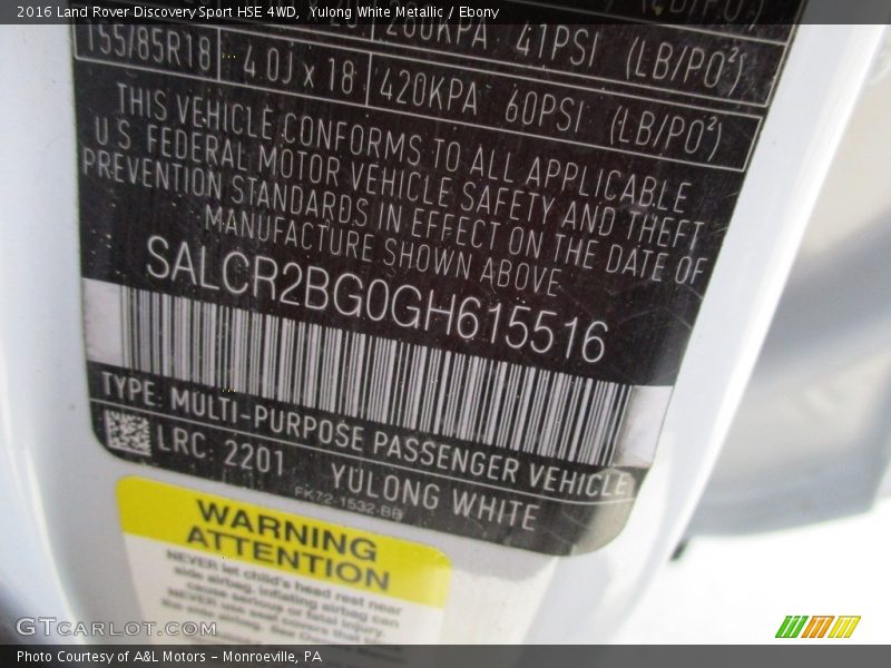 Yulong White Metallic / Ebony 2016 Land Rover Discovery Sport HSE 4WD