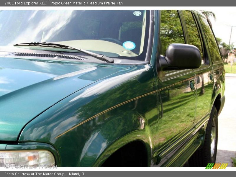 Tropic Green Metallic / Medium Prairie Tan 2001 Ford Explorer XLS