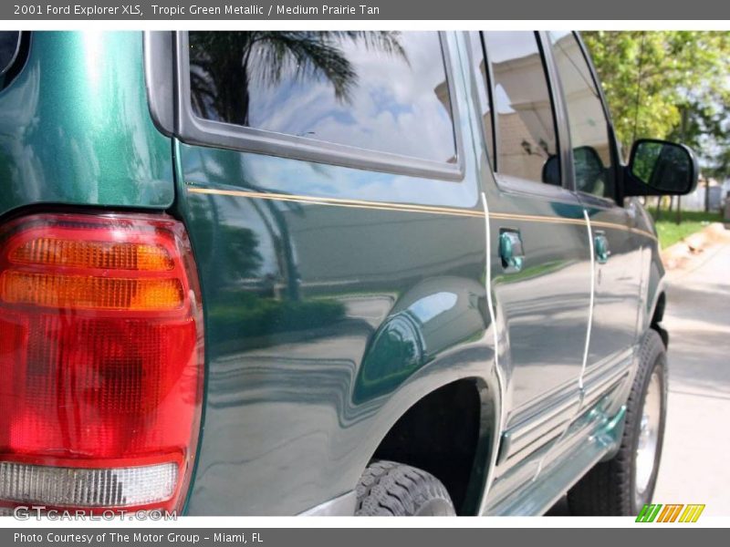 Tropic Green Metallic / Medium Prairie Tan 2001 Ford Explorer XLS