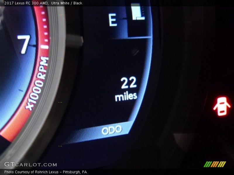 Ultra White / Black 2017 Lexus RC 300 AWD