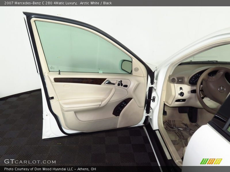 Arctic White / Black 2007 Mercedes-Benz C 280 4Matic Luxury