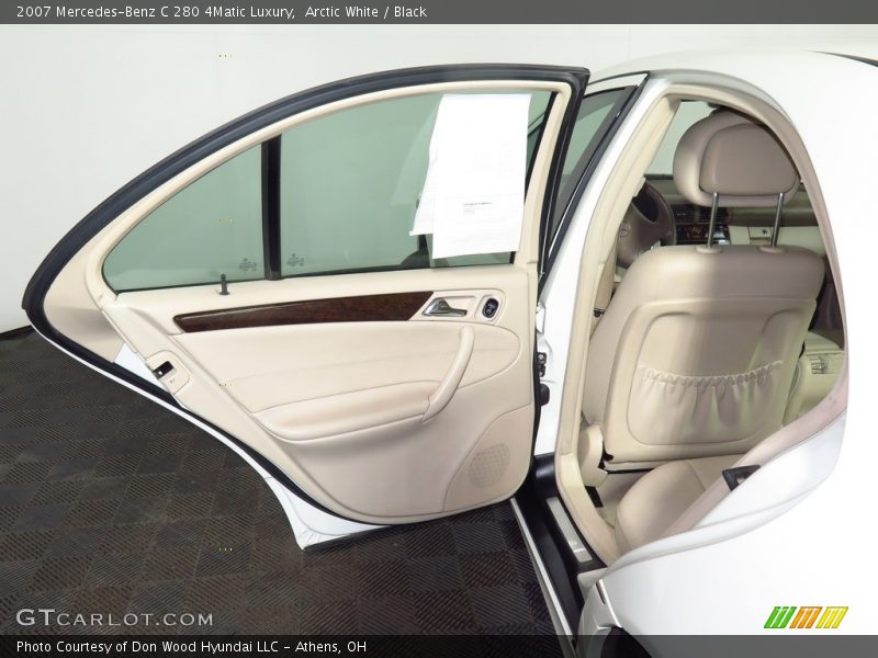 Arctic White / Black 2007 Mercedes-Benz C 280 4Matic Luxury