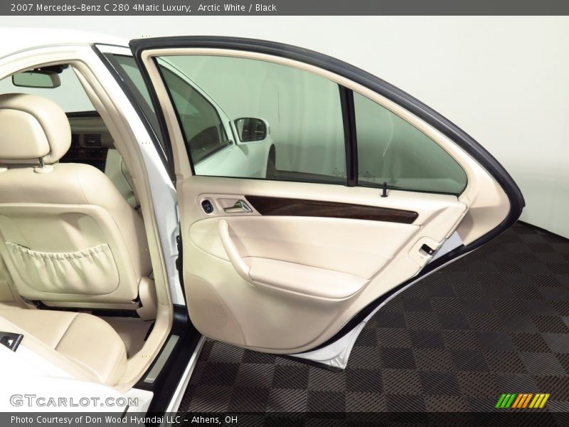 Arctic White / Black 2007 Mercedes-Benz C 280 4Matic Luxury