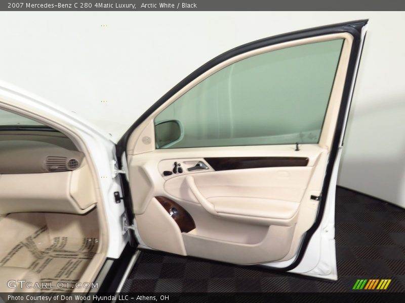 Arctic White / Black 2007 Mercedes-Benz C 280 4Matic Luxury
