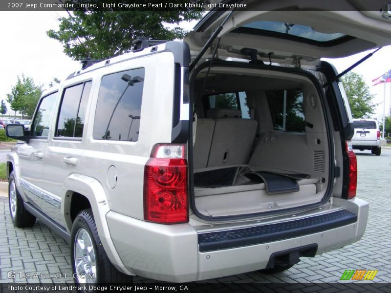 Light Graystone Pearl / Dark Khaki/Light Graystone 2007 Jeep Commander Limited