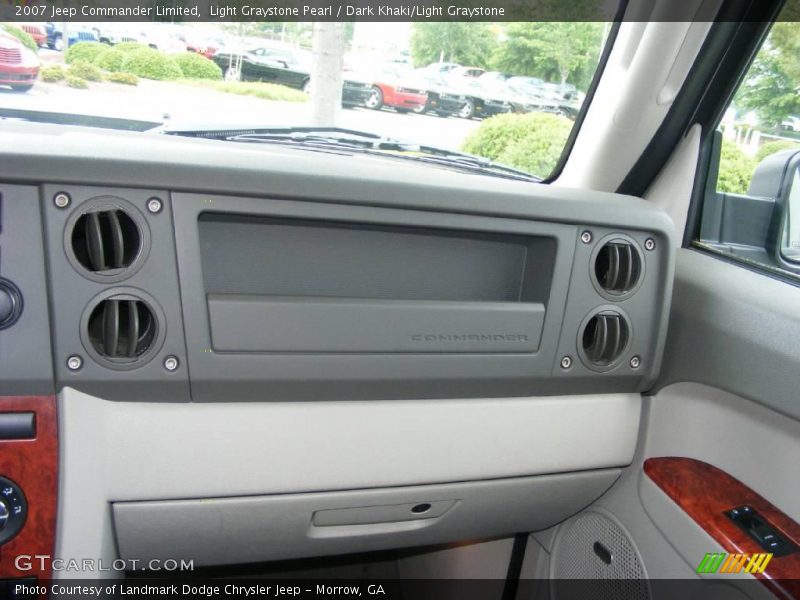 Light Graystone Pearl / Dark Khaki/Light Graystone 2007 Jeep Commander Limited