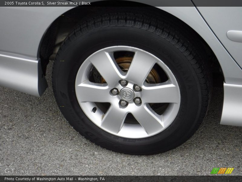 Silver Streak Mica / Black 2005 Toyota Corolla S