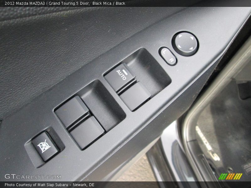 Black Mica / Black 2012 Mazda MAZDA3 i Grand Touring 5 Door