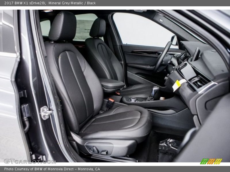 Mineral Grey Metallic / Black 2017 BMW X1 sDrive28i