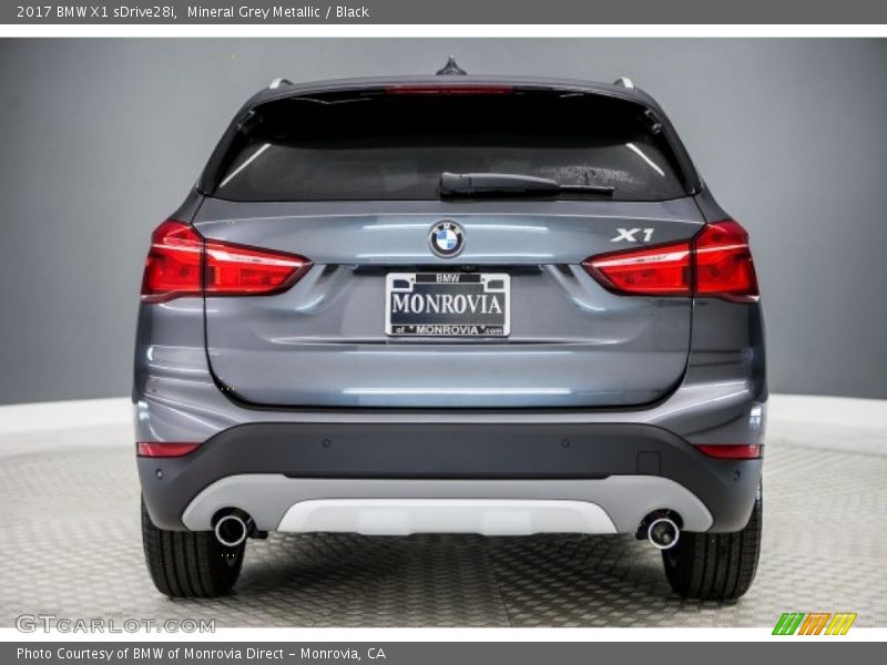Mineral Grey Metallic / Black 2017 BMW X1 sDrive28i