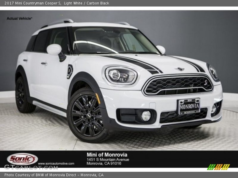 Light White / Carbon Black 2017 Mini Countryman Cooper S