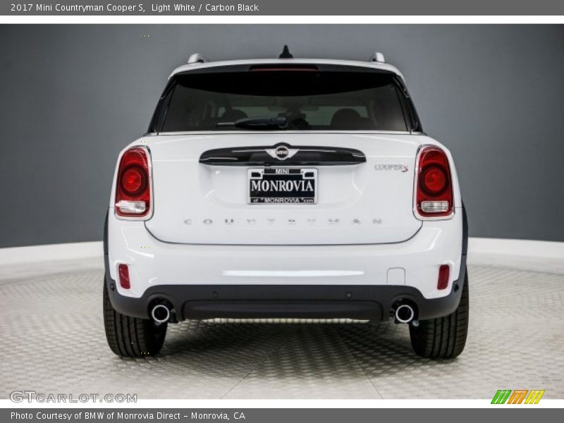 Light White / Carbon Black 2017 Mini Countryman Cooper S