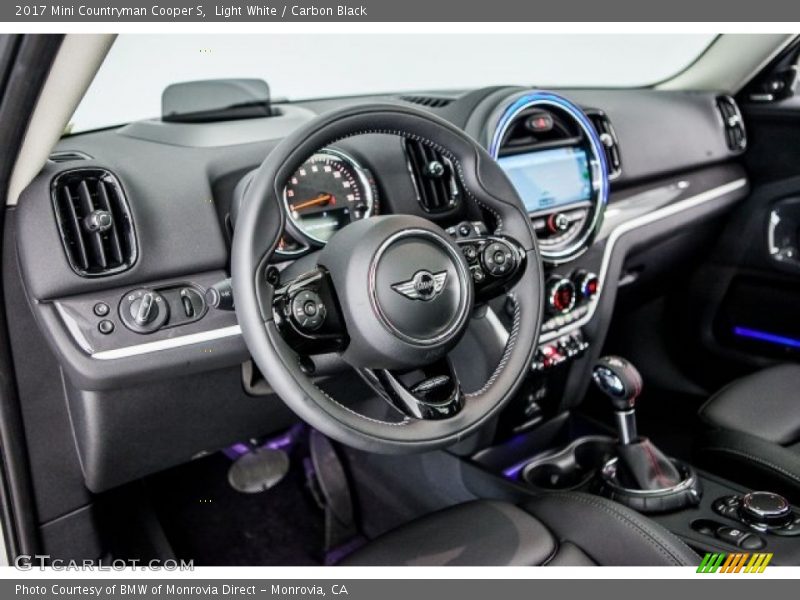 Light White / Carbon Black 2017 Mini Countryman Cooper S
