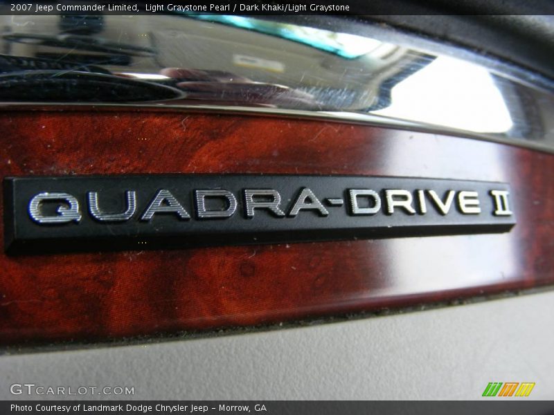Light Graystone Pearl / Dark Khaki/Light Graystone 2007 Jeep Commander Limited
