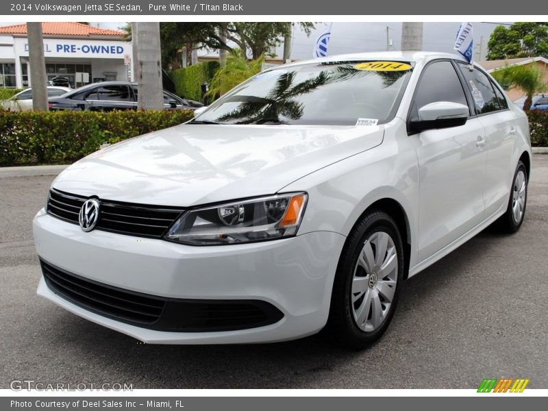 Pure White / Titan Black 2014 Volkswagen Jetta SE Sedan