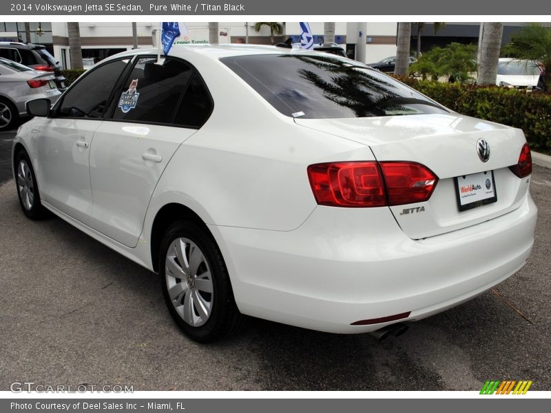 Pure White / Titan Black 2014 Volkswagen Jetta SE Sedan