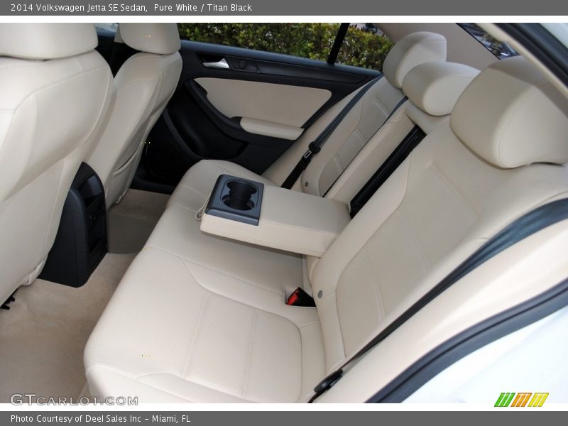Pure White / Titan Black 2014 Volkswagen Jetta SE Sedan