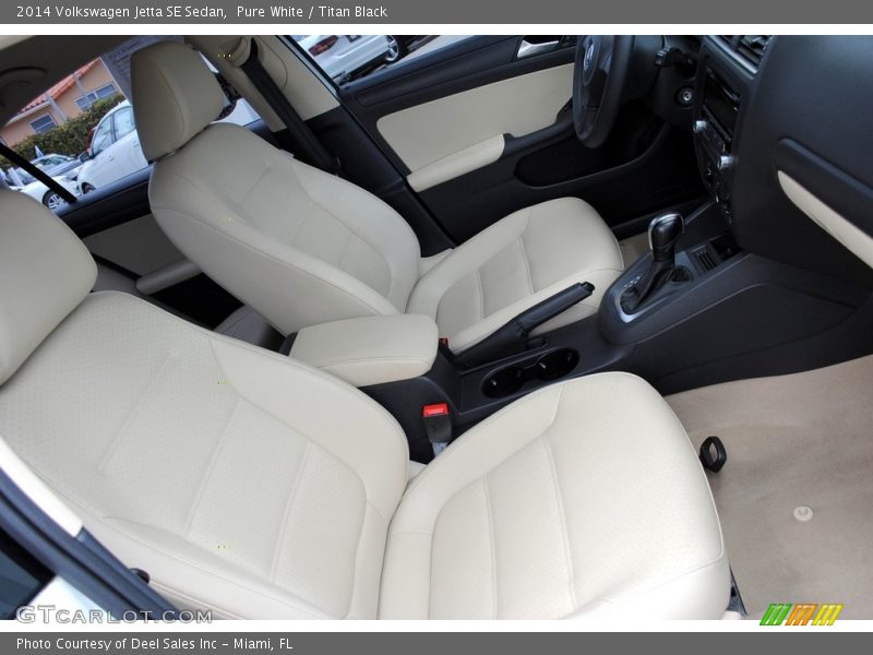 Pure White / Titan Black 2014 Volkswagen Jetta SE Sedan