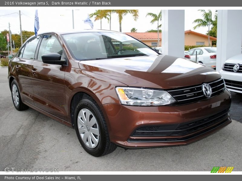Dark Bronze Metallic / Titan Black 2016 Volkswagen Jetta S