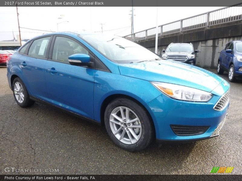 Blue Candy / Charcoal Black 2017 Ford Focus SE Sedan