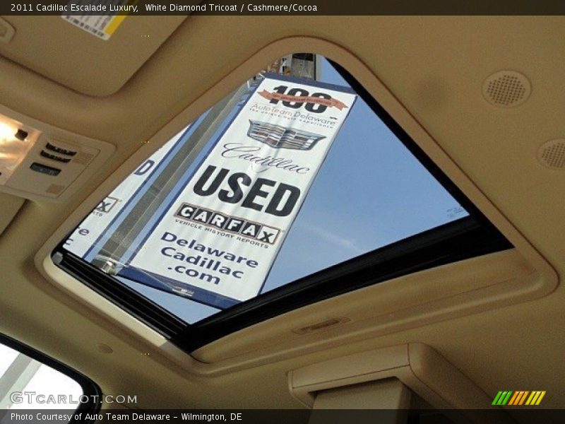White Diamond Tricoat / Cashmere/Cocoa 2011 Cadillac Escalade Luxury
