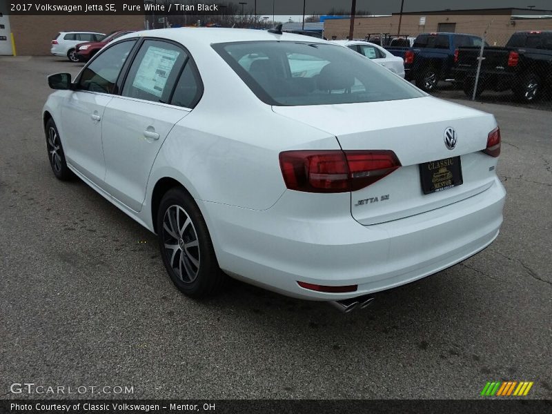 Pure White / Titan Black 2017 Volkswagen Jetta SE