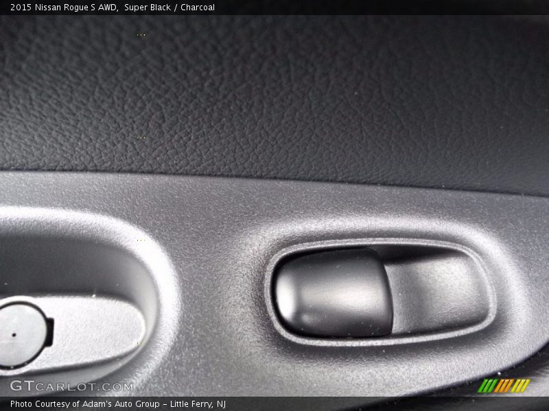 Super Black / Charcoal 2015 Nissan Rogue S AWD