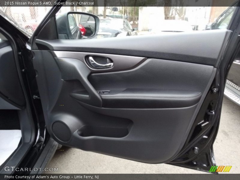 Super Black / Charcoal 2015 Nissan Rogue S AWD