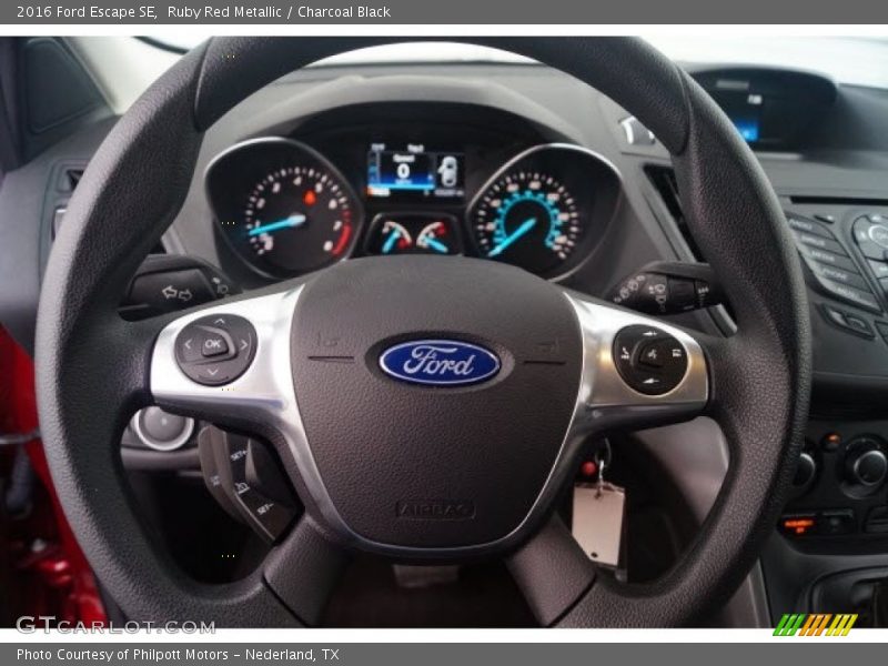 Ruby Red Metallic / Charcoal Black 2016 Ford Escape SE