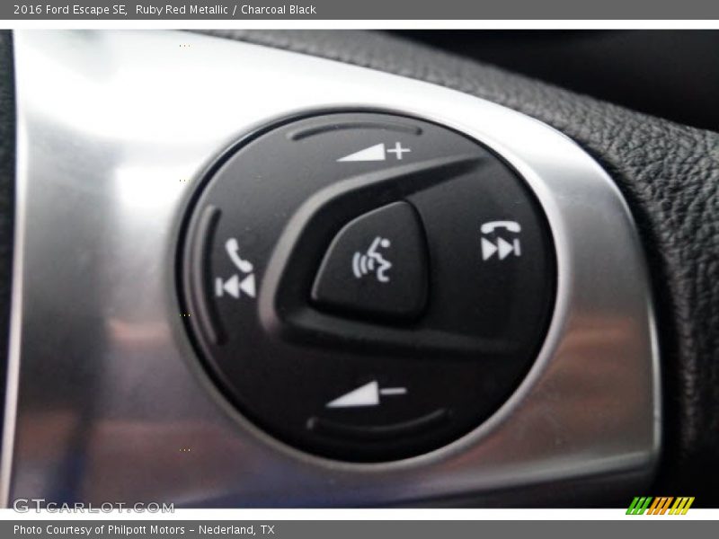 Ruby Red Metallic / Charcoal Black 2016 Ford Escape SE