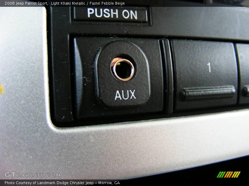 Light Khaki Metallic / Pastel Pebble Beige 2008 Jeep Patriot Sport